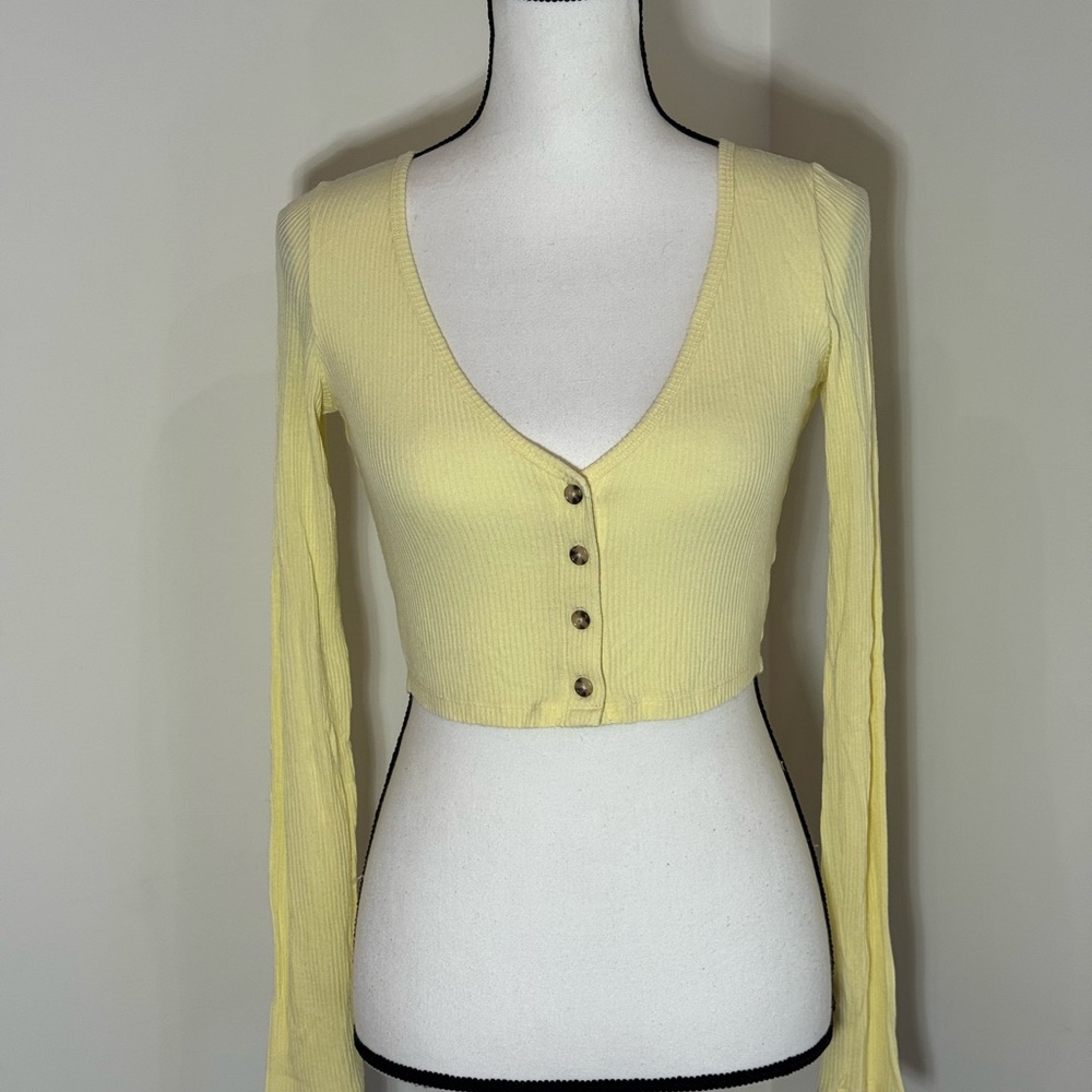 ALO Yoga Yellow Buttoned Crop Top